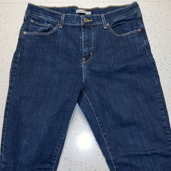 LEVI’S Classic Straight Jeans 💙 - Picture 4 of 6